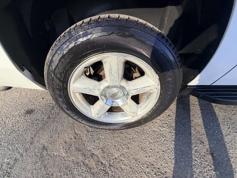 Used 2009 Chevrolet Suburban LTZ image 37