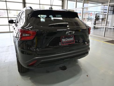 New 2026 Chevrolet Trax RS w/ Sunroof Package image 6