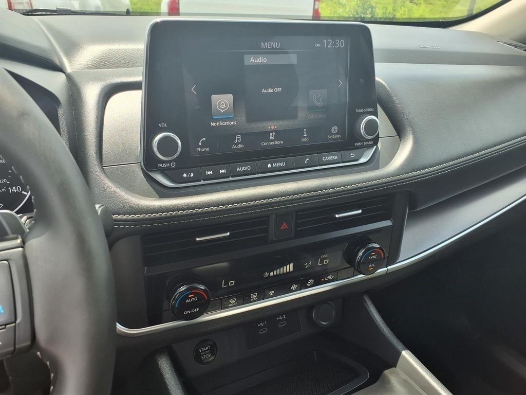 Used 2026 Nissan Rogue SV FWD image 11
