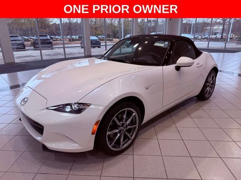 Used 2023 MAZDA MX-5 Miata Grand Touring image 3