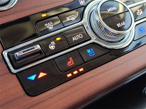 Used 2023 Lincoln Aviator Reserve w/ Equipment Group 201A image 15