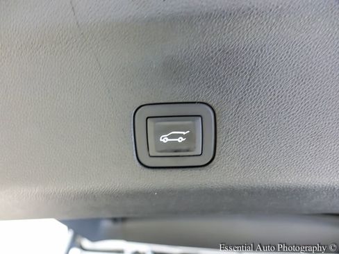 Used 2025 Chevrolet Tahoe High Country AWD/4WD image 26