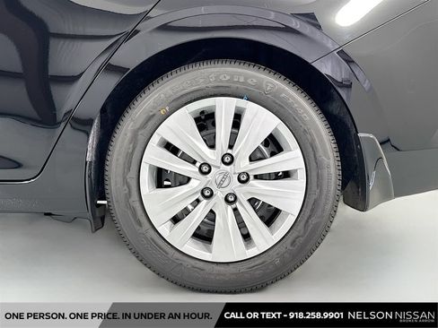 Certified 2025 Nissan Sentra S FWD image 28