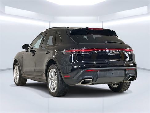 Used 2025 Porsche Macan image 8