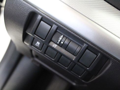 Used 2017 Subaru Outback 2.5i Premium image 11
