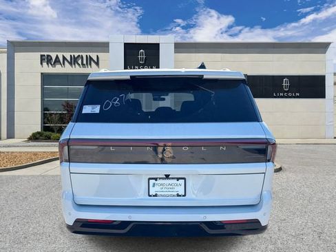 New 2026 Lincoln Navigator Reserve AWD/4WD image 6
