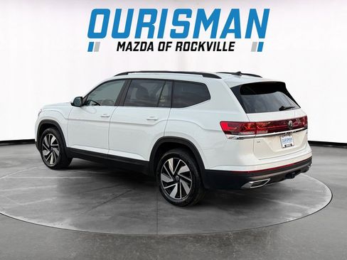 Used 2025 Volkswagen Atlas SE image 4