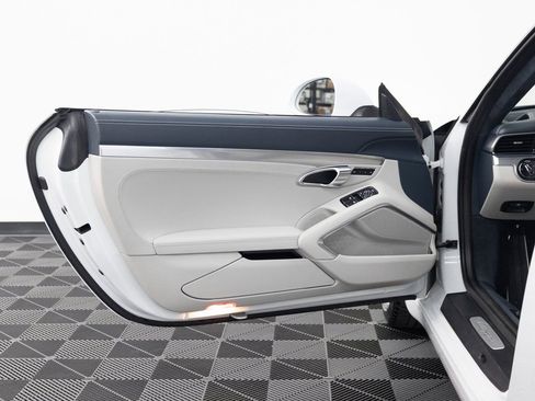Certified 2018 Porsche 911 Carrera image 10