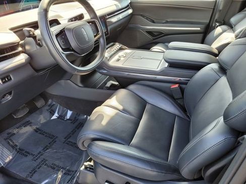 Certified 2025 Lincoln Navigator Reserve AWD/4WD image 12