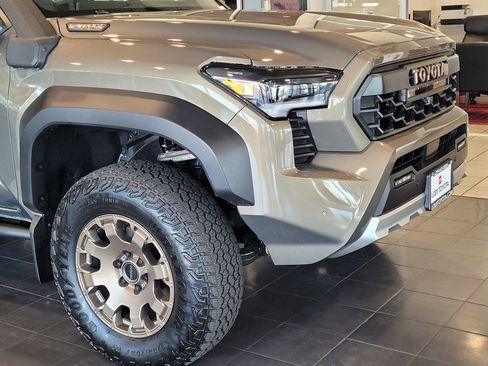 New 2026 Toyota Tacoma 4x4 Double Cab Hybrid image 3