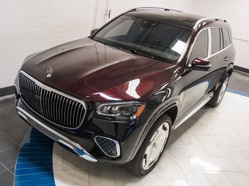 Used 2024 Mercedes-Benz Maybach GLS 600 4MATIC image 41