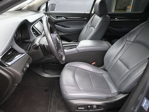 Used 2019 Buick Enclave Essence FWD image 10