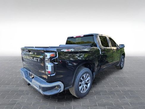 Used 2020 Chevrolet Silverado 1500 LT AWD/4WD image 3
