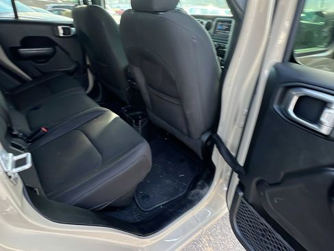 Used 2020 Jeep Gladiator Sport w/ Quick Order Package 24S image 21