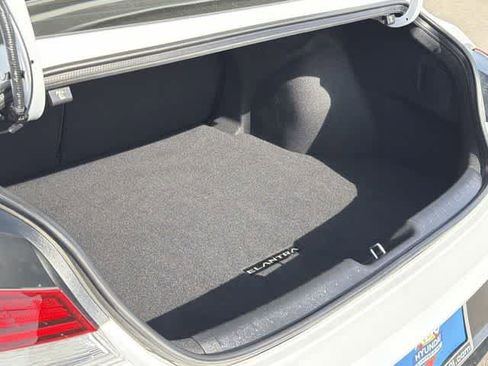 Certified 2025 Hyundai Elantra SEL image 27
