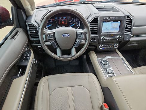 Used 2019 Ford Expedition Limited w/ Equipment Group 301A AWD/4WD image 17