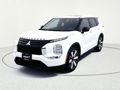 Used 2022 Mitsubishi Outlander SE AWD/4WD image 1