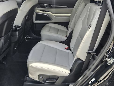 Certified 2024 Kia Telluride S FWD image 11