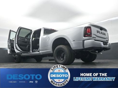 New 2026 RAM 3500 Big Horn AWD/4WD image 67