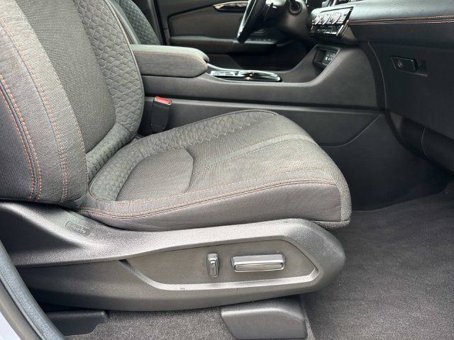 Used 2025 Honda Pilot Sport image 12