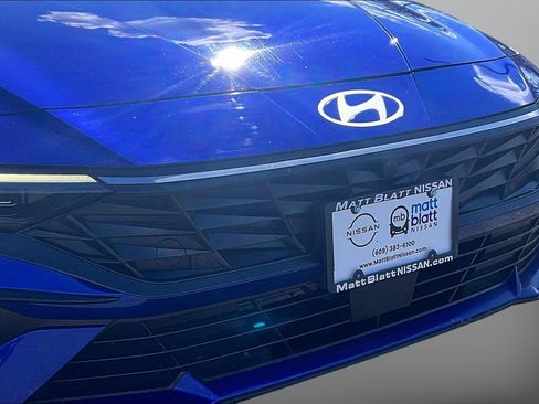 Used 2024 Hyundai Elantra Limited FWD image 28