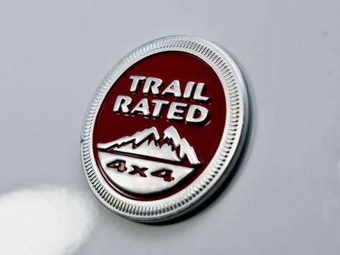 Used 2017 Jeep Cherokee Trailhawk w/ Comfort/Convenience Group image 55