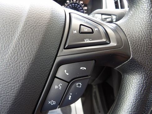 Used 2020 Ford Edge SE FWD image 17
