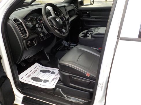 Used 2022 RAM 2500 Tradesman w/ Chrome Appearance Group AWD/4WD image 11