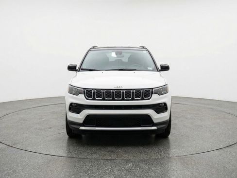Used 2025 Jeep Compass Limited AWD/4WD image 2