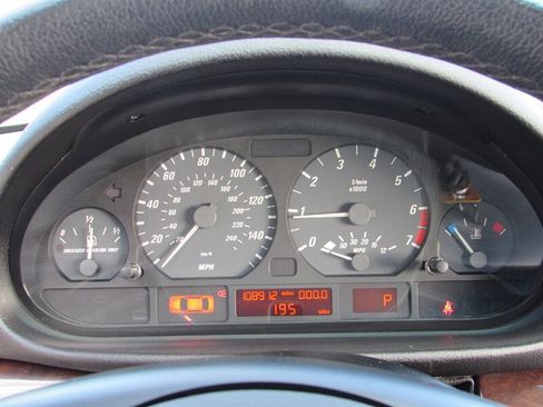 Used 2001 BMW 325Ci Convertible image 9