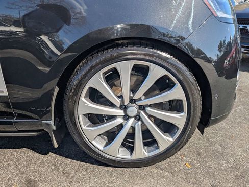 Used 2024 Land Rover Range Rover Long Wheelbase Autobiography image 21