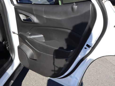 Certified 2024 Chevrolet Trax RS w/ Driver Confidence Package image 34