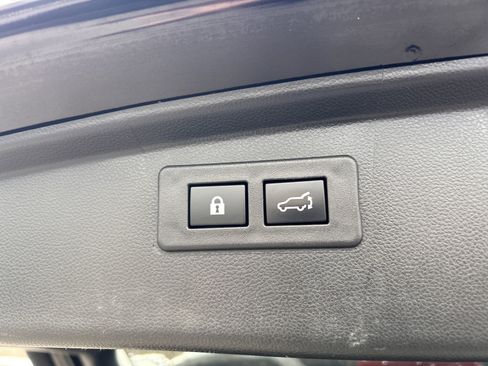 Certified 2022 Subaru Outback Premium image 27