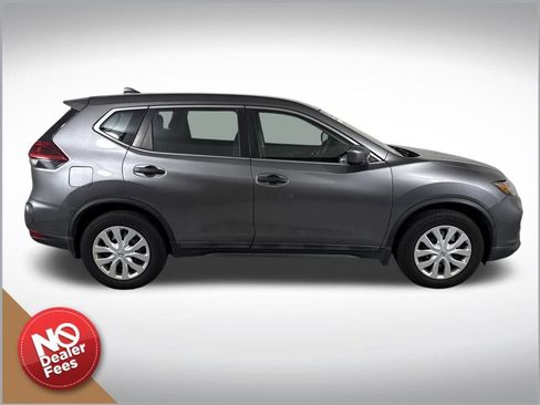 Used 2018 Nissan Rogue S image 2
