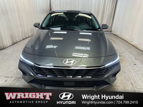 New 2026 Hyundai Elantra Limited FWD image 2