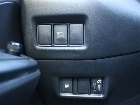 Used 2021 Toyota C-HR LE image 13