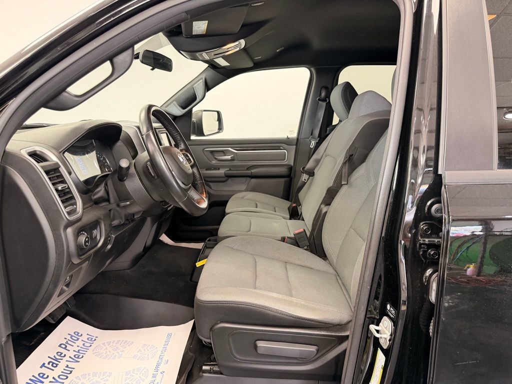 Used 2022 RAM 1500 Big Horn AWD/4WD image 5