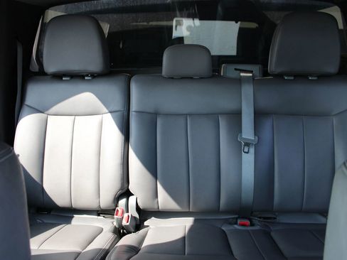 Used 2013 Ford F150 XLT w/ XLT Chrome Pkg AWD/4WD image 5