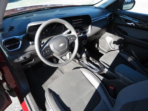 Used 2024 Chevrolet TrailBlazer LT w/ Driver Confidence Package image 12