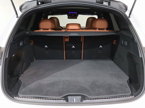 Used 2025 Mercedes-Benz GLC 350e GLC 350e w/ Driver Assistance Package image 28