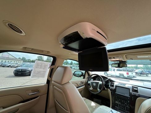 Used 2009 Cadillac Escalade AWD image 20