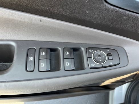 Used 2020 Hyundai Santa Fe SE image 13