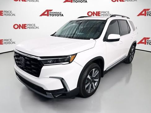 Used 2025 Honda Pilot Touring image 3