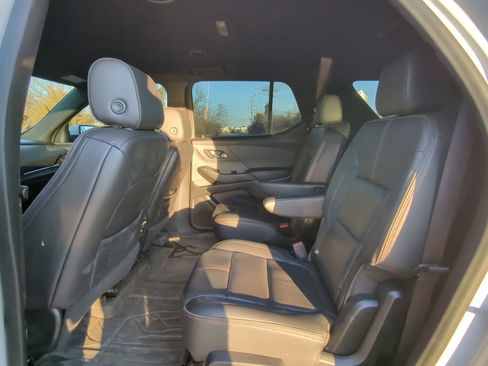 Used 2022 Chevrolet Traverse RS image 13