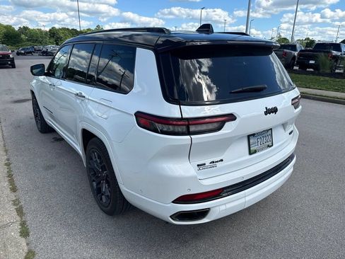 Used 2023 Jeep Grand Cherokee L Summit AWD/4WD image 4