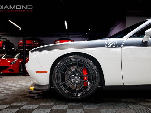 Used 2023 Dodge Challenger R/T w/ T/A Package image 10