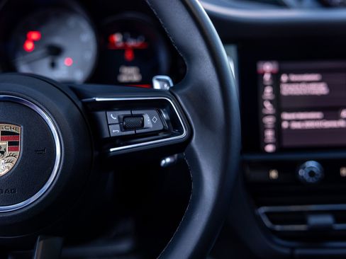 Certified 2024 Porsche Macan S AWD/4WD image 45