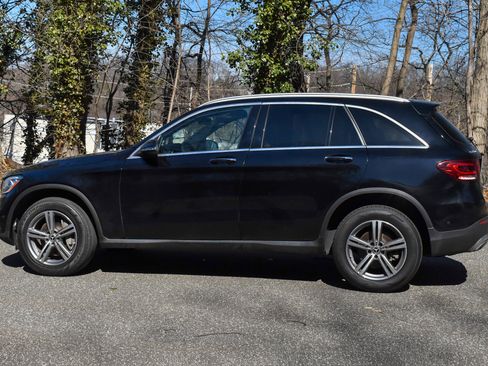 Used 2021 Mercedes-Benz GLC 300 4MATIC image 4