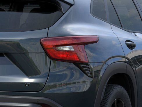 New 2026 Chevrolet Trax LT w/ Driver Confidence Package FWD image 11