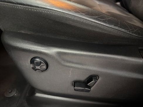 Used 2019 Jeep Grand Cherokee Altitude image 15